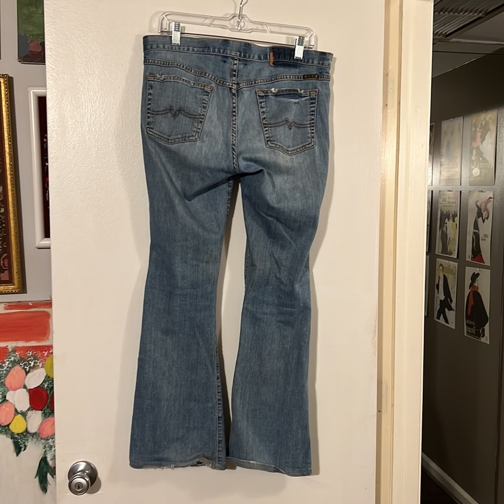 Lucky Brand well loved jeans - Picture 5 of 11
